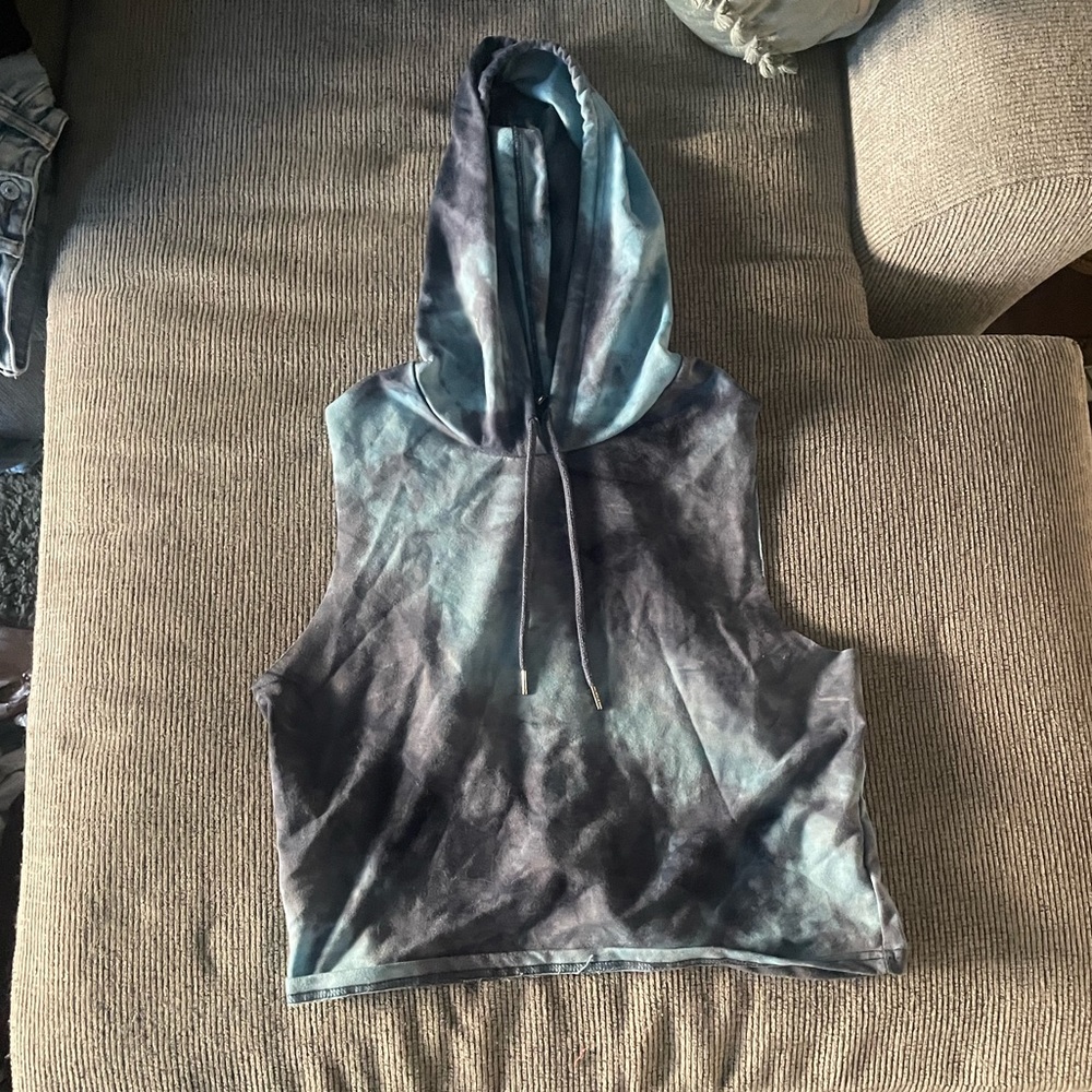 Rue21 Hooded Cutoff size L